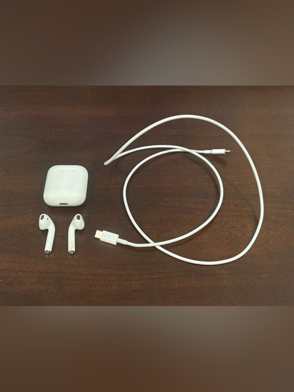 Apple AirPods 2nd Generation with Charging Case and Lightning Cable -Not Working